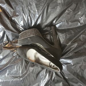 Cute black with black sequins heels